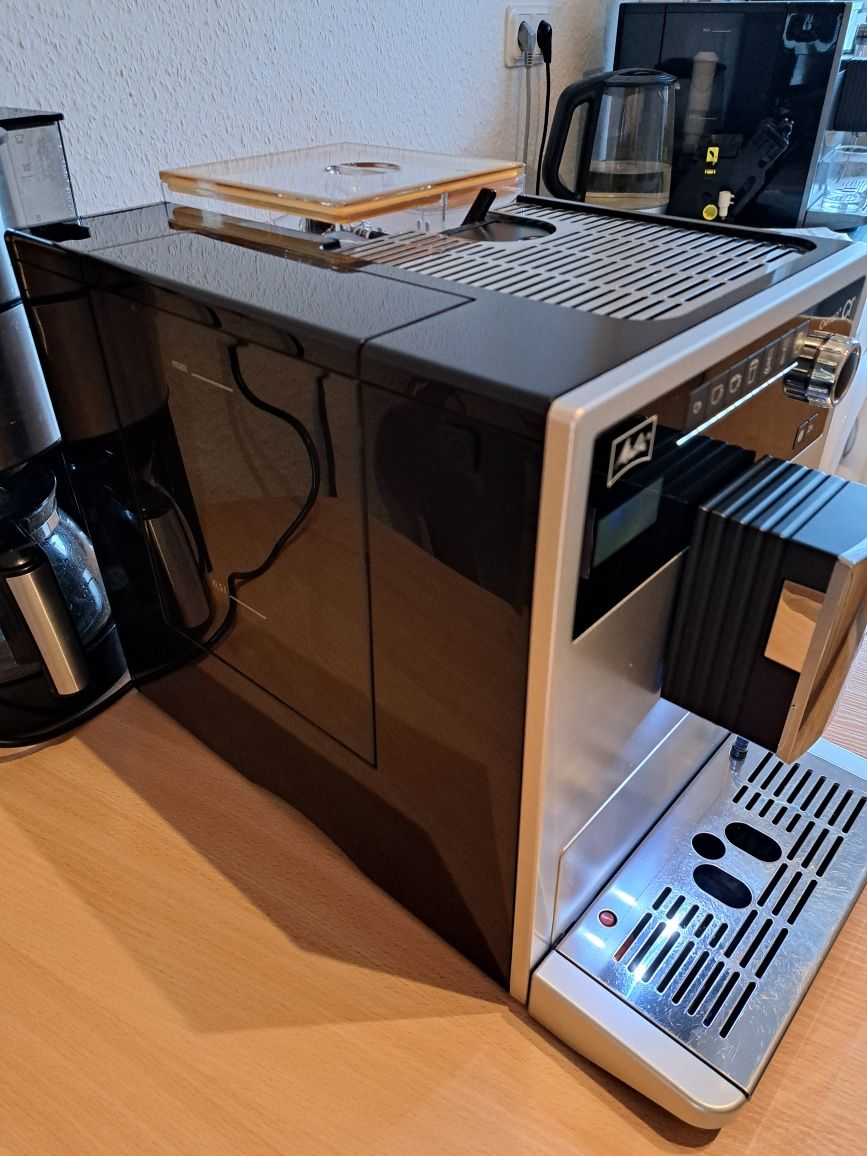 Кавомашина автоматична Melitta Caffeo CI.