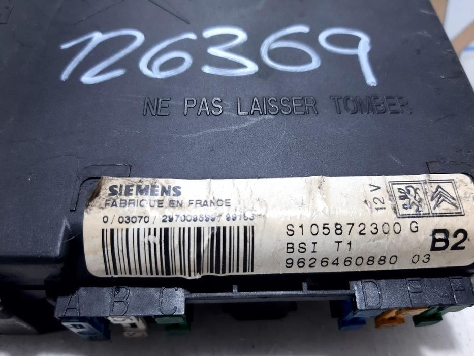 CAIXA RELÉS / FUSÍVEIS PEUGEOT 206 FASTBACK 1999