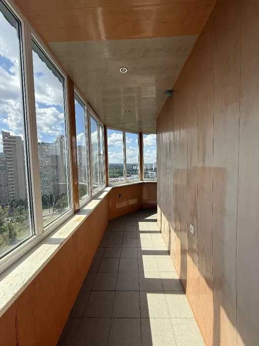 Продам трехкомнатную с ремонтом 77м2 район Госпром Центр 88666