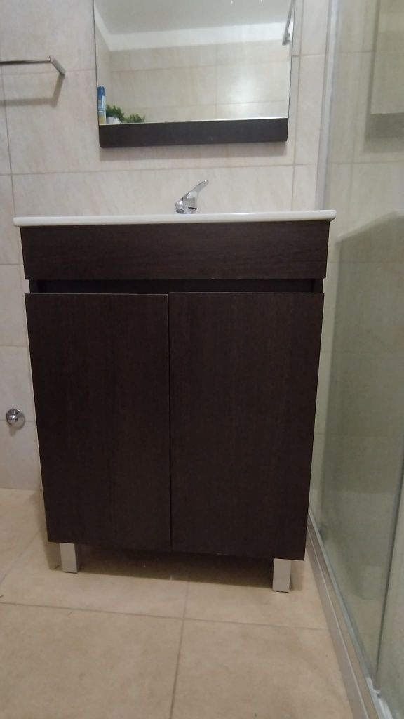 Móvel WC + lavatório + espelho + lâmpada