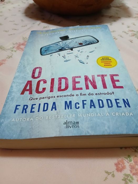 Livro de Freida McFadden