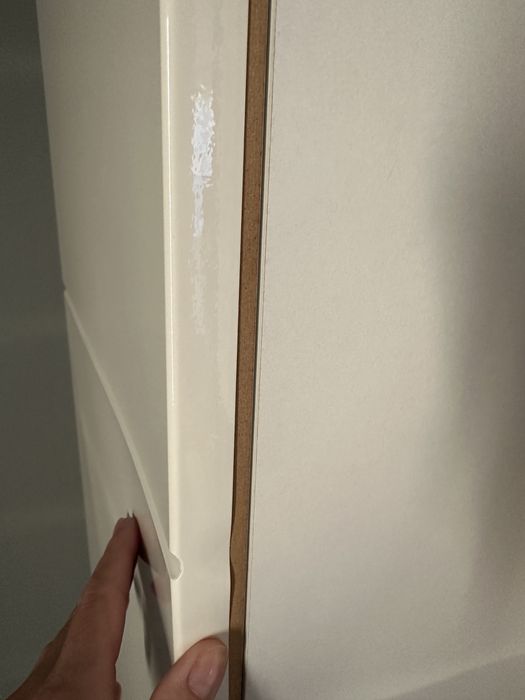 Szafa i panel z wieszakami_bialy połysk