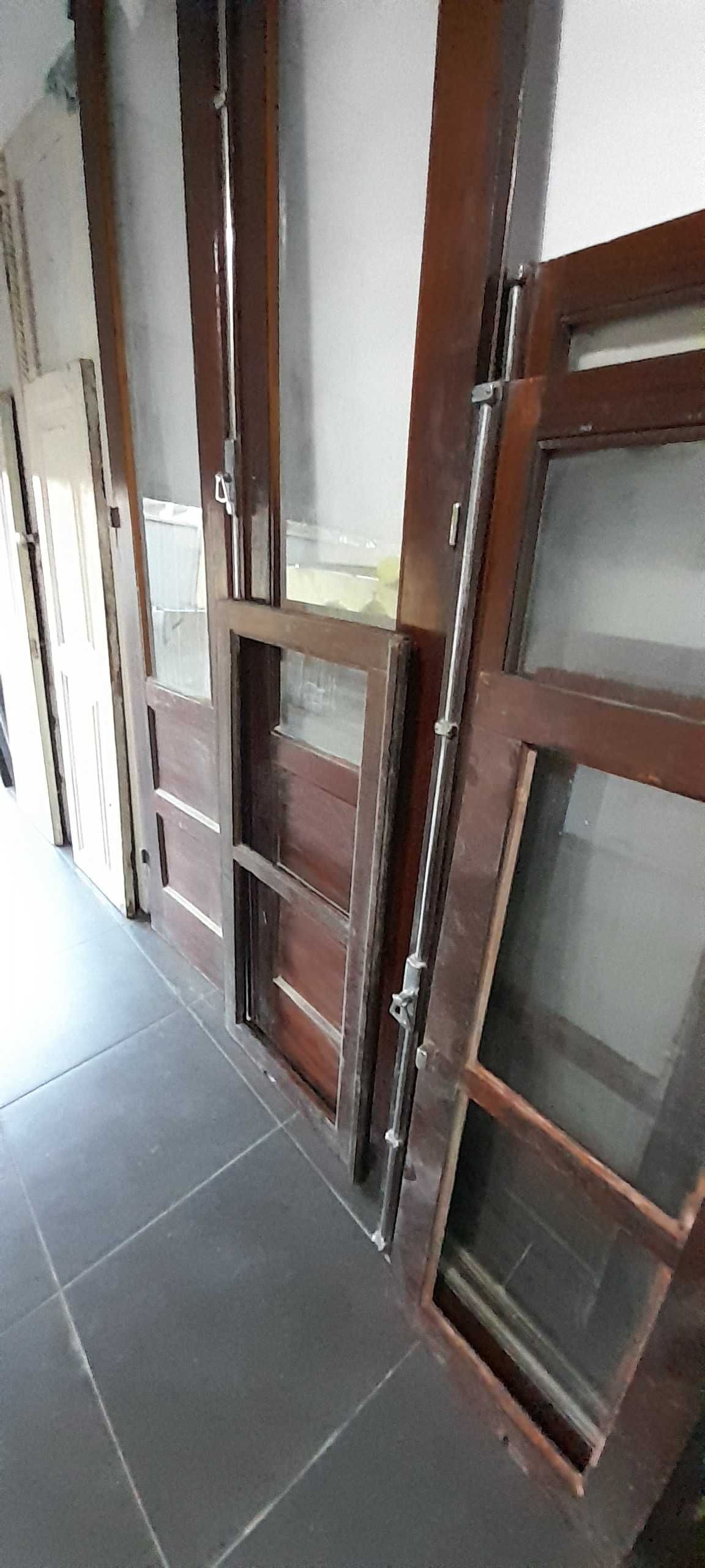 Janelas antigas em madeira