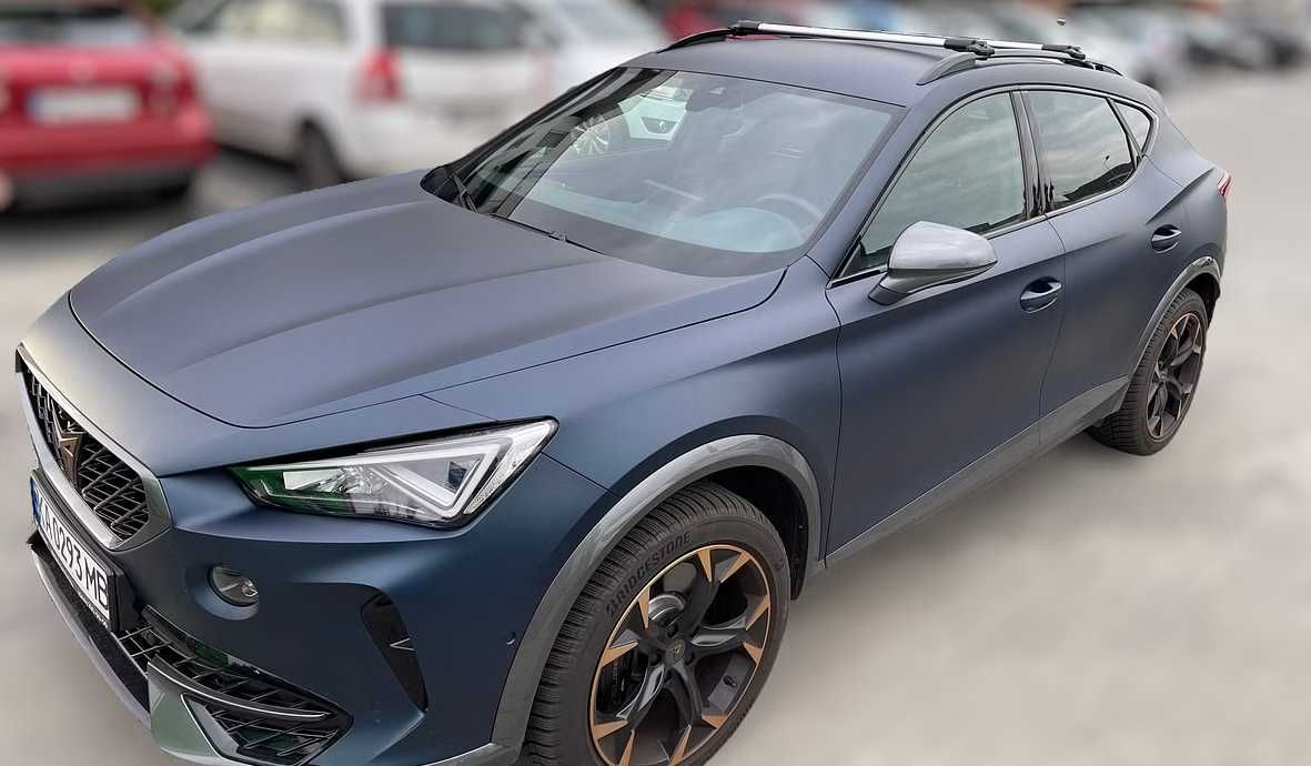 Алюминевые поперечины D4 на рейлинги Cupra Formentor с замками
