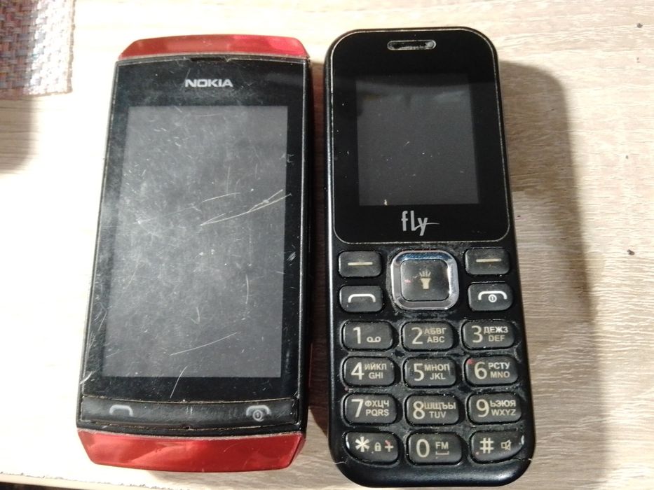 Nokia та Fly на запчастини.