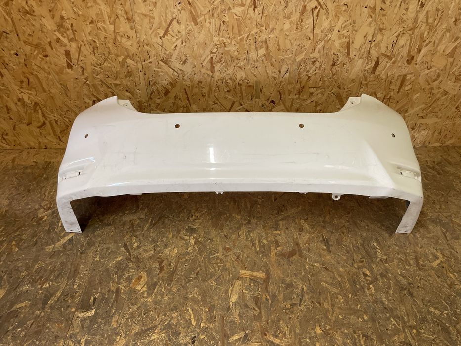 Toyota Corolla  Задній бампер  2013-2014-2015-2016-2017-2018