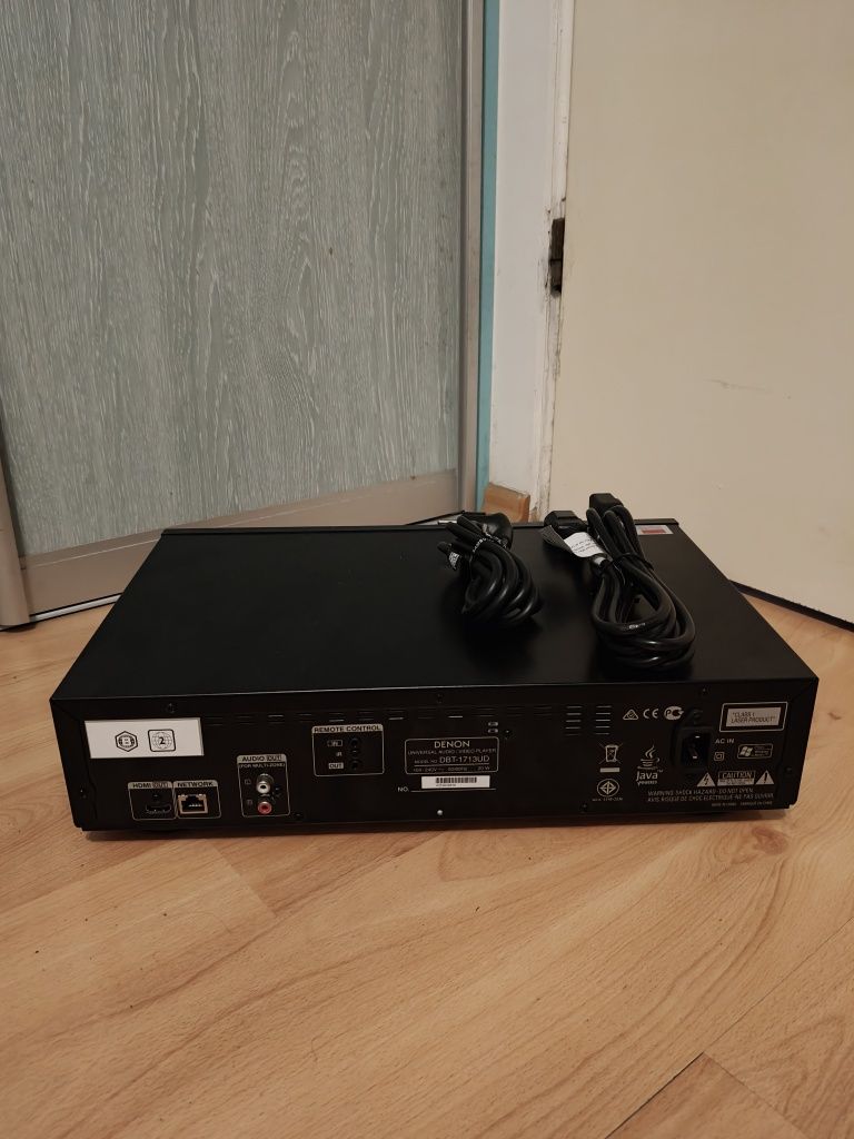Odtwarzacz blu-ray/Denon DBT-1713UD