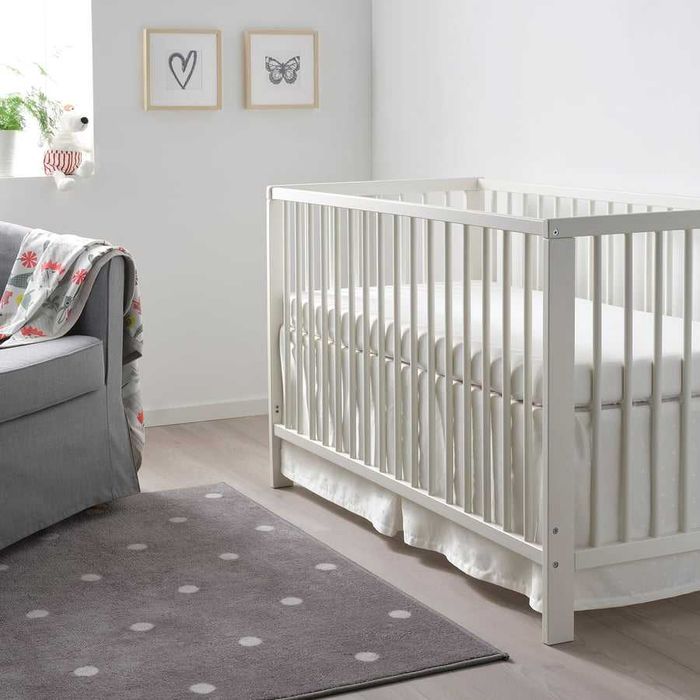 Białe Łóżeczko Sundvik Ikea. 3 w 1 . Materac, przescieradełka gratis