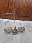 Balança antiga de pratos em latão - peça decorativa