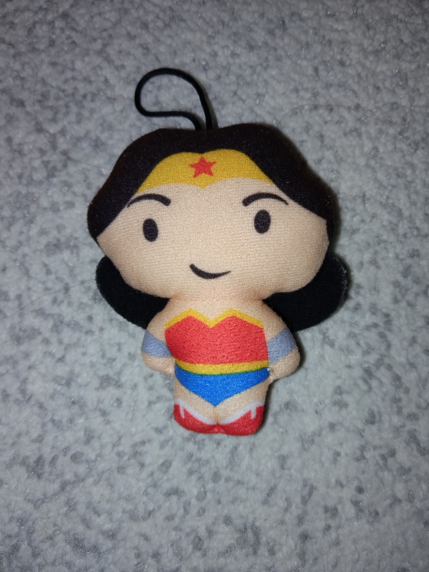 Wonder Woman maskotka