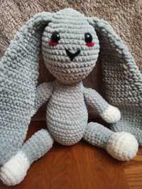 Królik na szydełku amigurumi