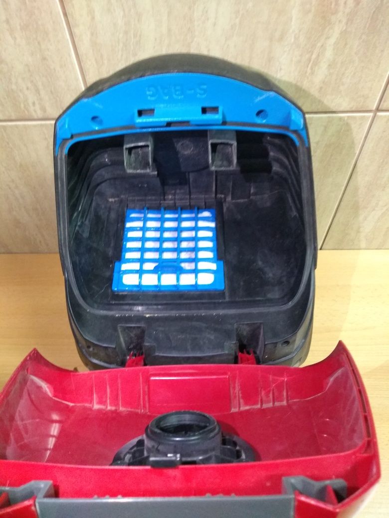 Odkurzacz Philips PowerGo FC 8243/09 750W NIESPRAWNY