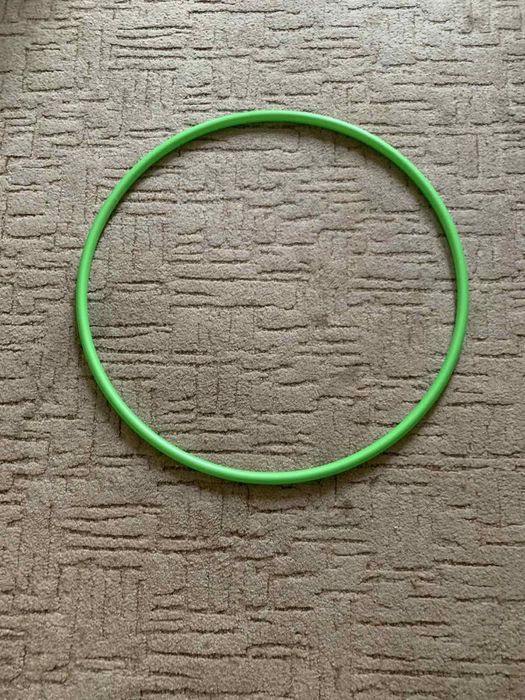 Продаються 2 обручі з чохлами