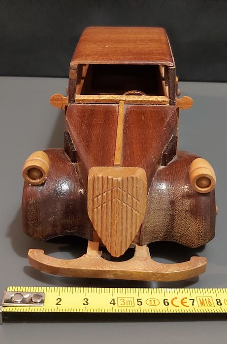 Citroën Traction Avant 11 Berlina réplica madeira decoração