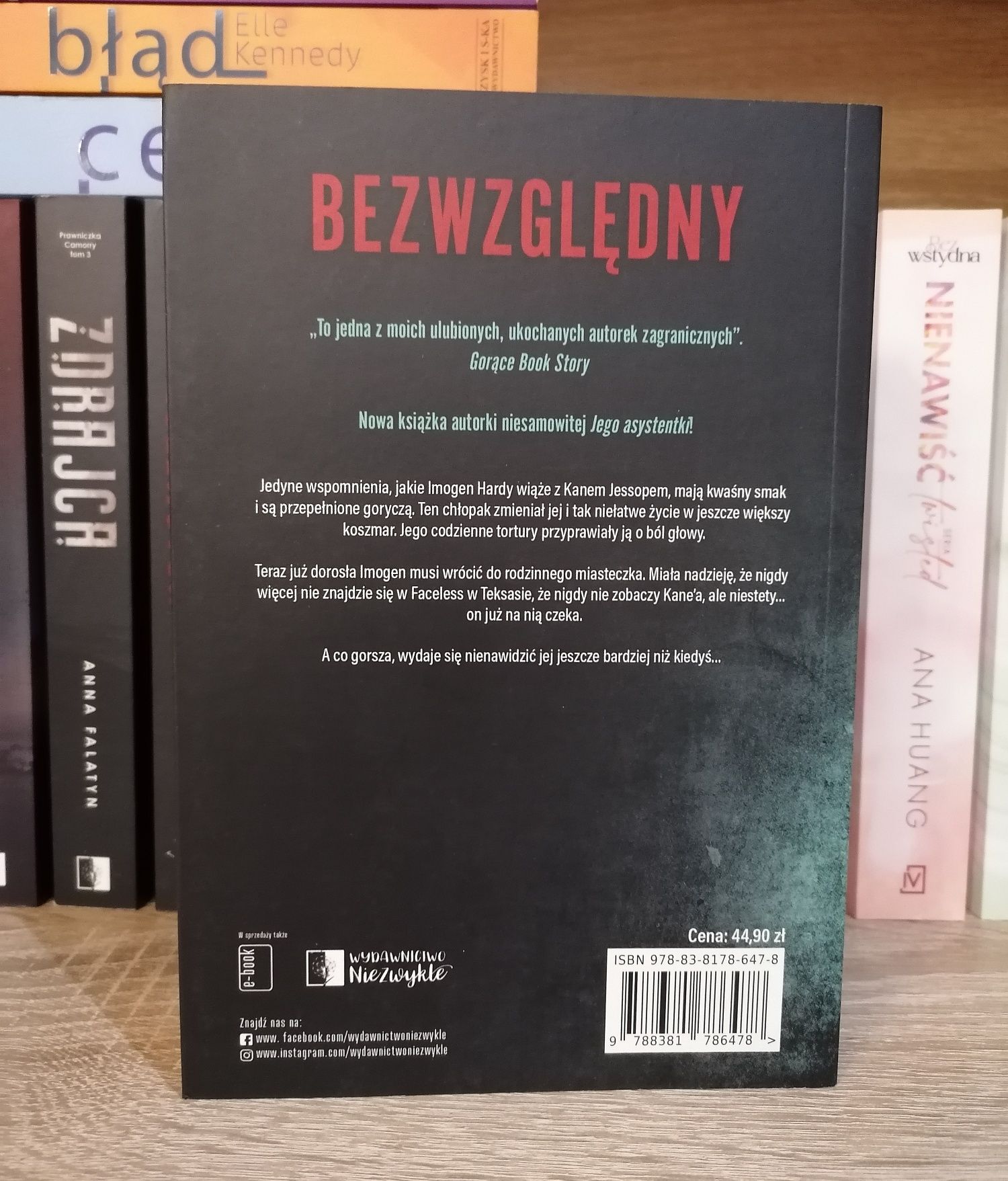 "Bezwzględny" od A. E. Murphy