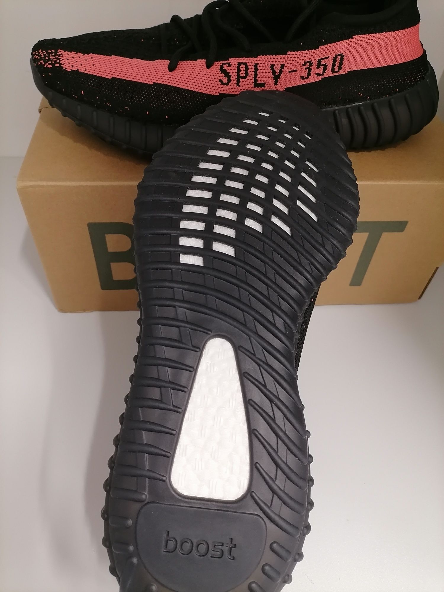 Buty yeezy 350 core black red