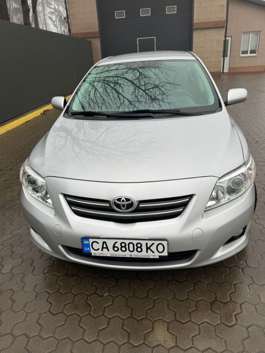 Тойота.   Корола