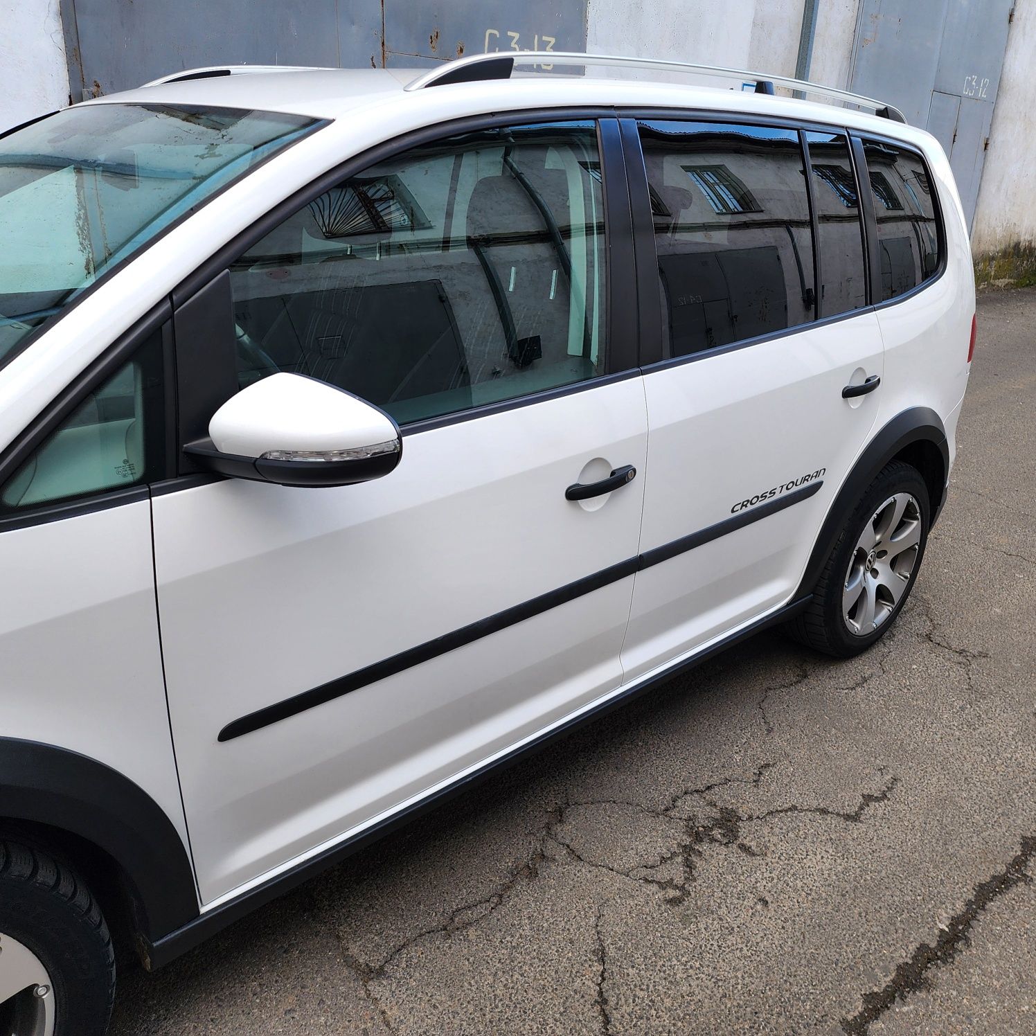 Volkswagen Cross Touran Limited Edition. 1,4л. АвтоматDSG 168т.км Офиц