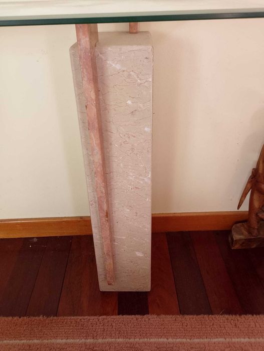 Mesa em Marmore de Apoio ou Aparador de Parede com tampo em Vidro