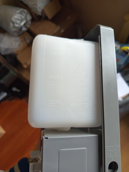 Bezkontaktowy Dozownik Automatyczny - Higiena i Duża Pojemność