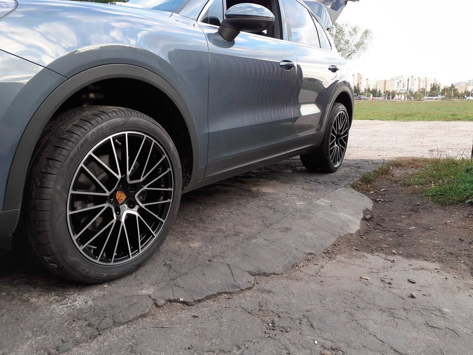 Szare felgi R21 5x112 do Porsche Macan 9J ET26 + 10J ET19