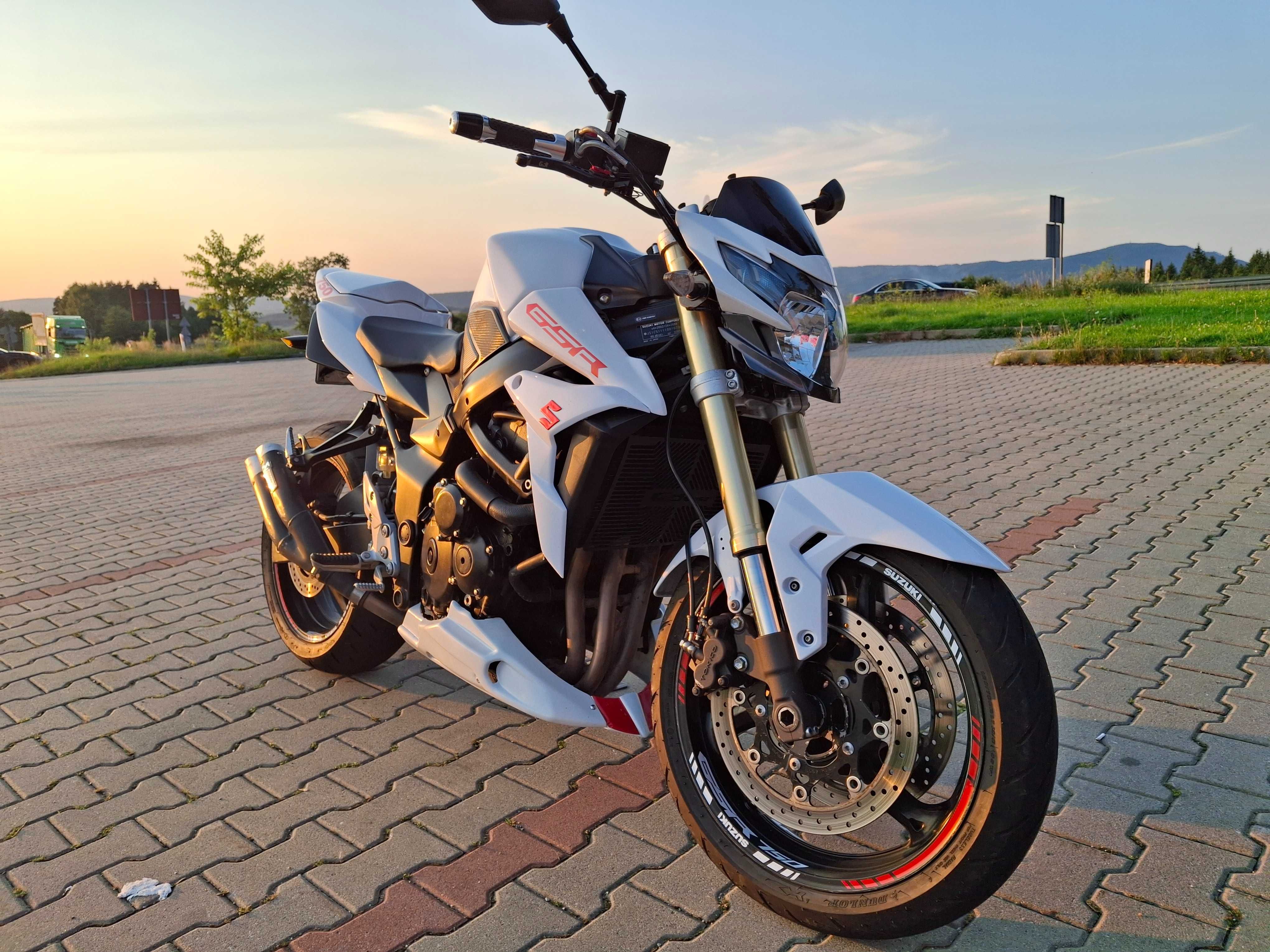 Sprzedam Suzuki GSR.750