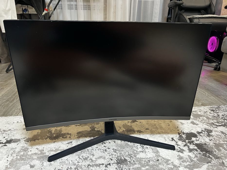 Продам изогнутый монитор samsung