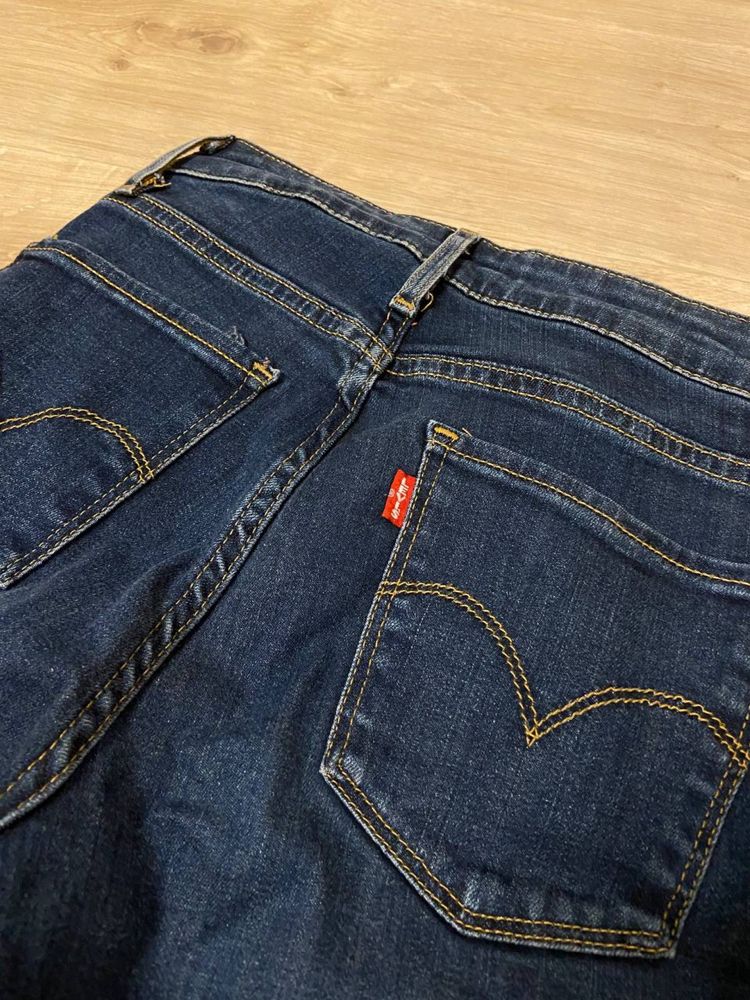 Жіночі джинси кльош levi’s