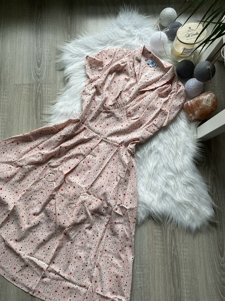 Sukienka w kwiatki midi XL delikatna zwiewna pastelowa
