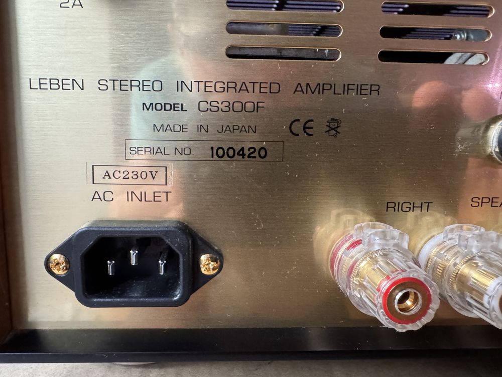 Wzmacniacz Leben CS300F