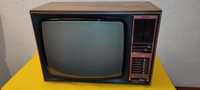 Televisão antiga a preto e branco (Siemens Estoril Rekord FT 487)