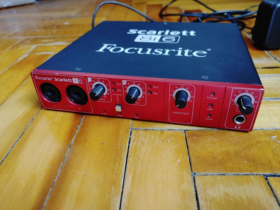 Звукова карта Scarlett Focusrite 8i6 24-bit