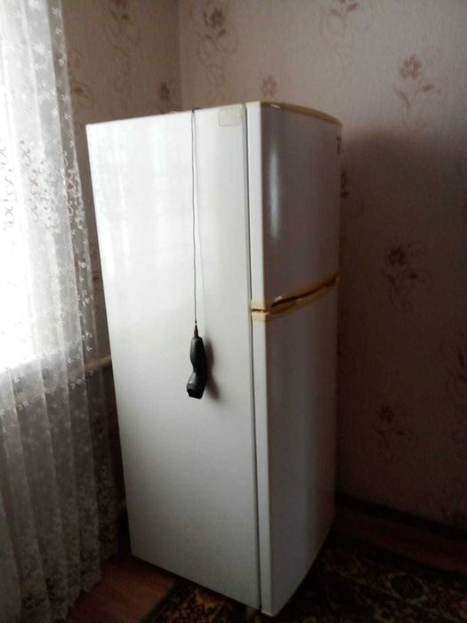 Холодильник самсунг гарний стан
