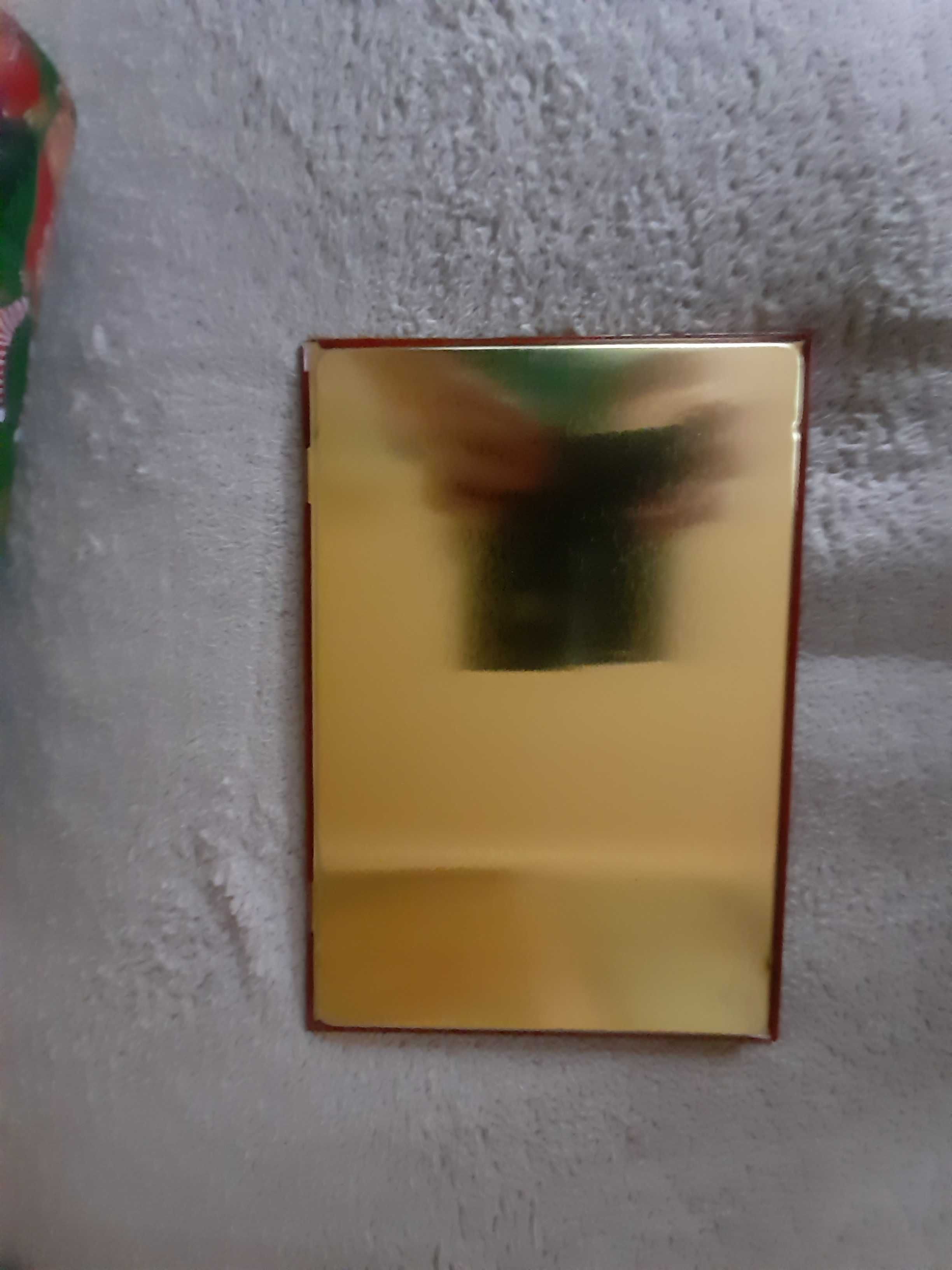Książka świąteczna puszka