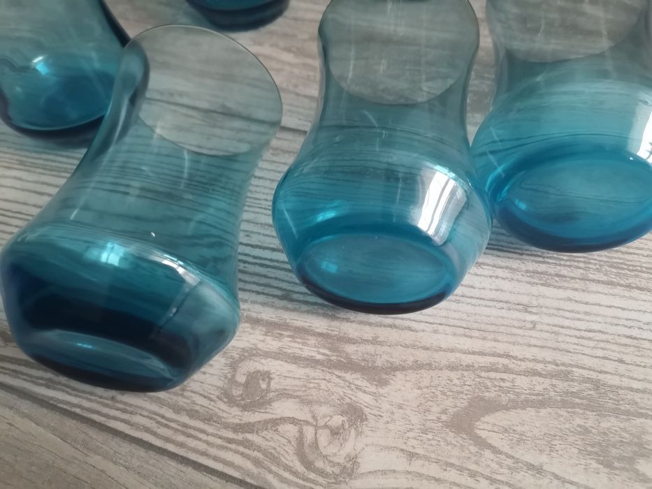 Szklanki turkusowe 6 sztuk.