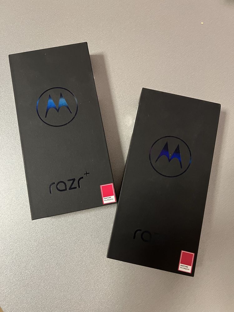 Смартфон Motorola Razr Plus 2023 8/256GB Viva Magenta (PAX60001US)