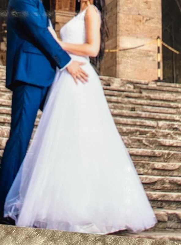 Przepiękna Suknia ślubna koronka bardzo lekka rozmiar S na 172cm