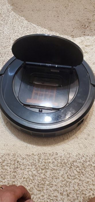 Продам робот-пилосос