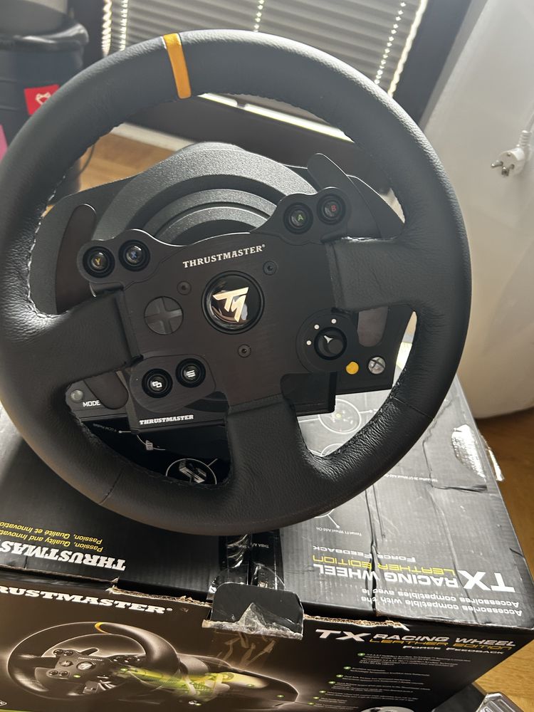 Kierownica Thrustmaster TX Lether Edition pc/xbox