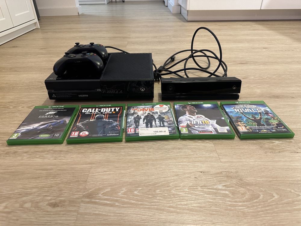 Xbox One plus Kinect (2 pady oraz 5 gier w zestawie)