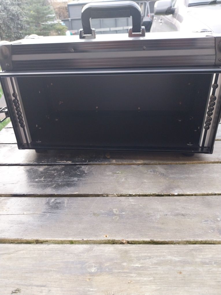 Case rack 4u shallow 22cm od szyny nowy