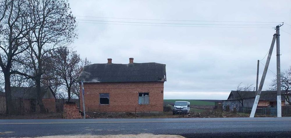 Продам будинок нежитлов