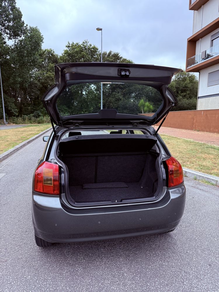 Toyota Corolla 1.4 VVT-i – 2002 – 97cv – Sensores Estacionamento