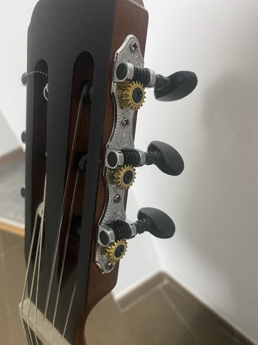 Viola classica nylon guitarra