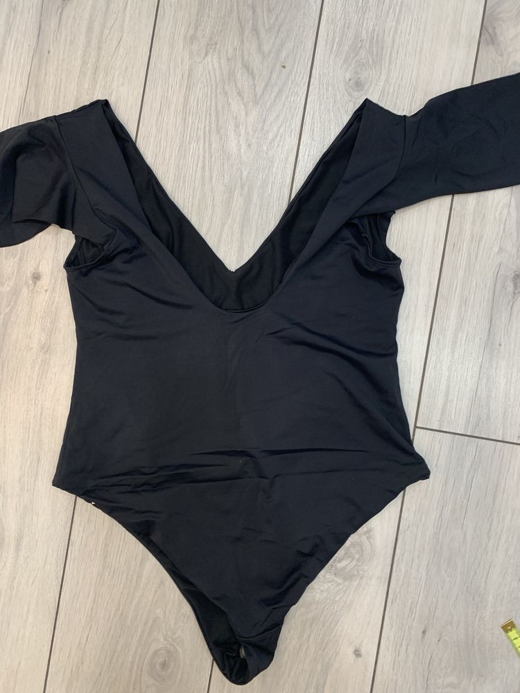 Czarny jednoczęściowy strój kąpielowy falbanka Asos EUR 44