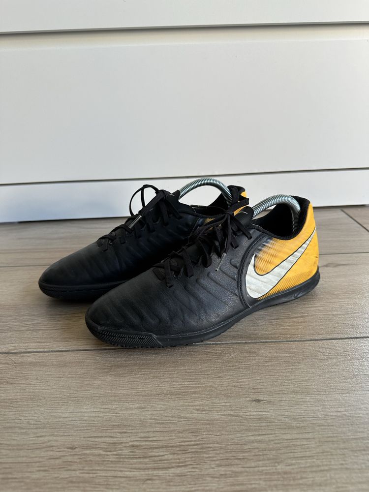 Halówki Nike Tiempo X roz. 42 turfy