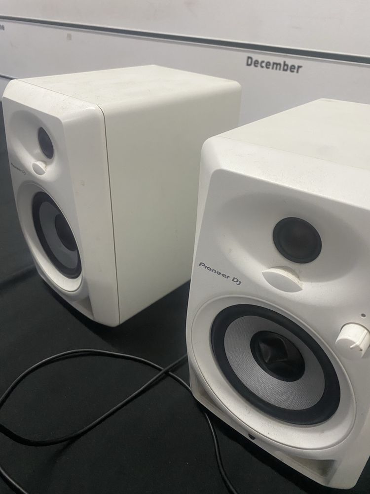 Par de Colunas Pioneer DJ DM40 DW