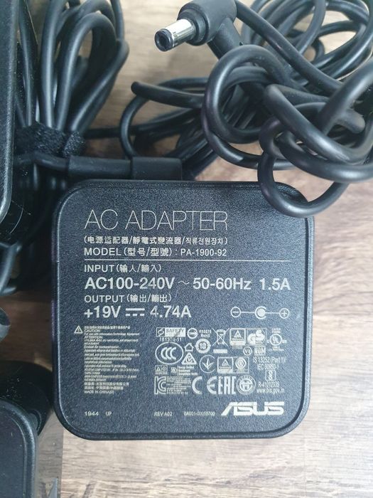 Зарядка зарядное блок питания живлення ASUS 90w 5.5×2.5mm 19v/4.74a