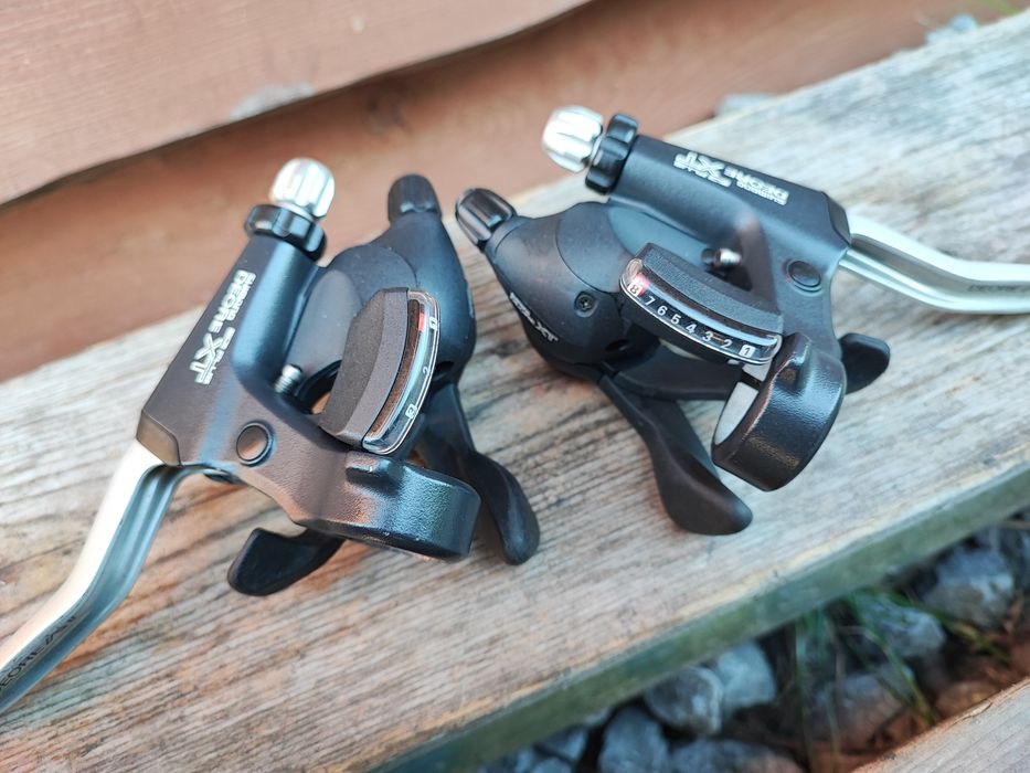Klamkomanetkami rowerowe Shimano Deore XT M737 3x8 canti Retro MTB