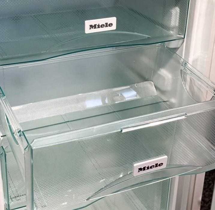 Морозильник Miele / Милле FN 32402 i / 4 ящики, вбудов.